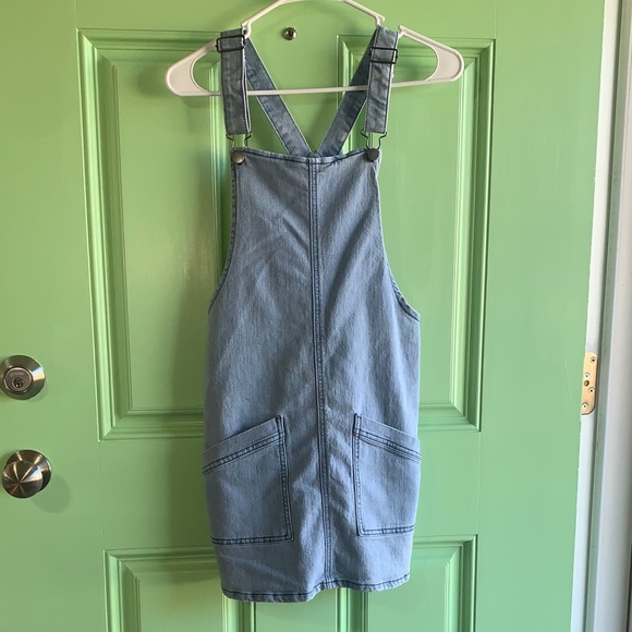 Tinseltown Dresses & Skirts - Women’s Tinslel Town Overall Dress size Small